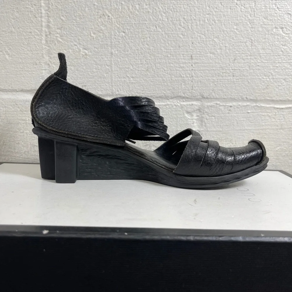 Trippen Black Leather Strappy Wedge Sandals Womens‎ 37 EU/6.5 US Made In Germany